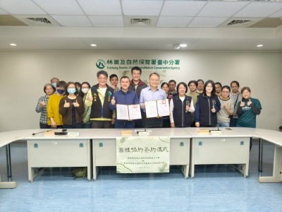 工會成員及各位長官貴賓同仁合照(照片出處 農業部林業及自然保育署臺中分署)